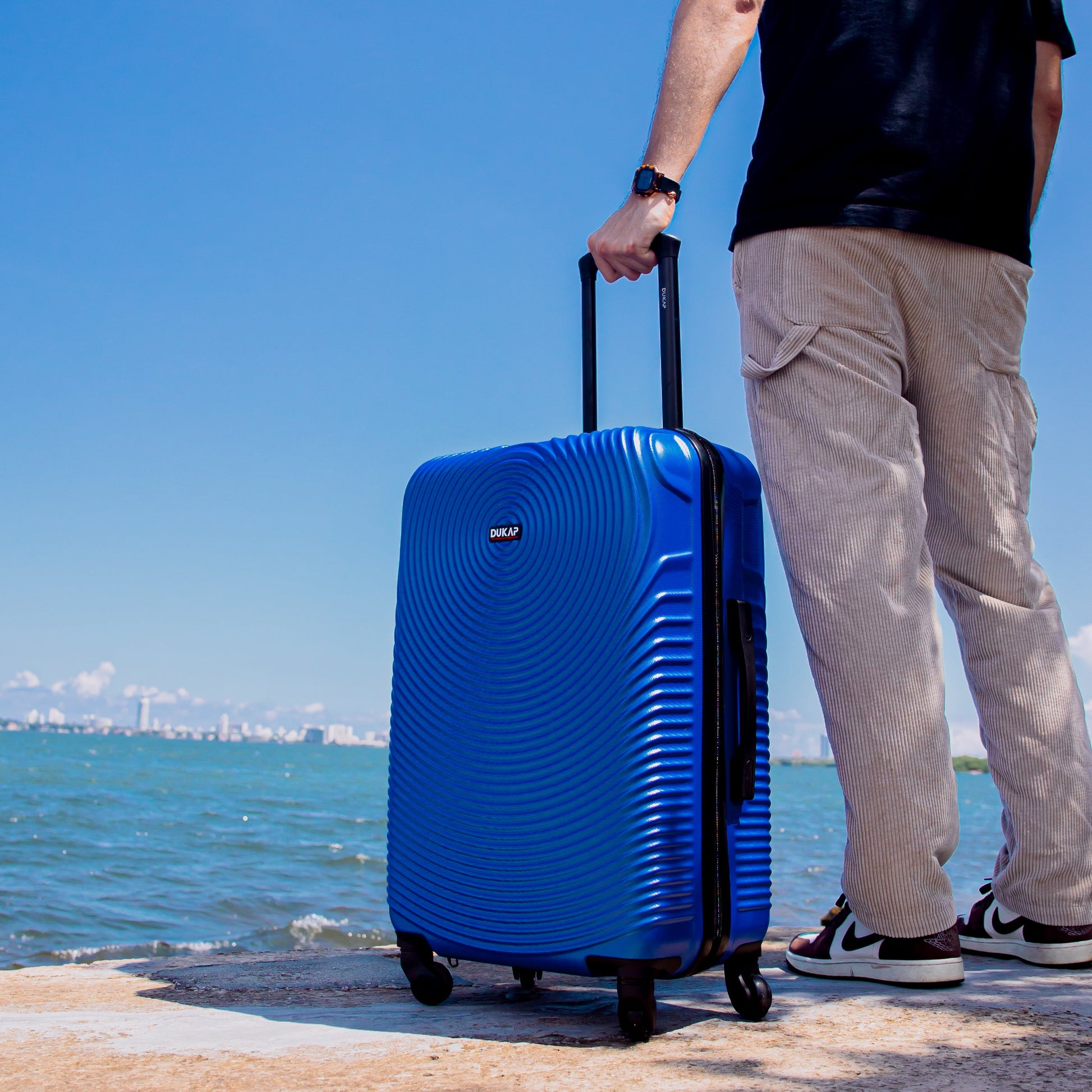 INCEPTION  Hardside Spinner 28-Inch Large Luggage