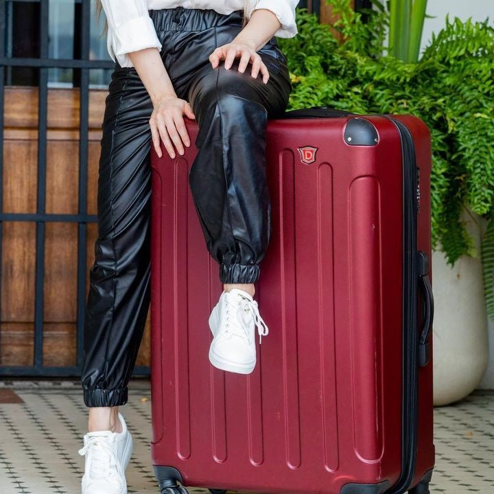 INTELY Hardside Spinner 28-inch suitcase with built-in digital weight scale