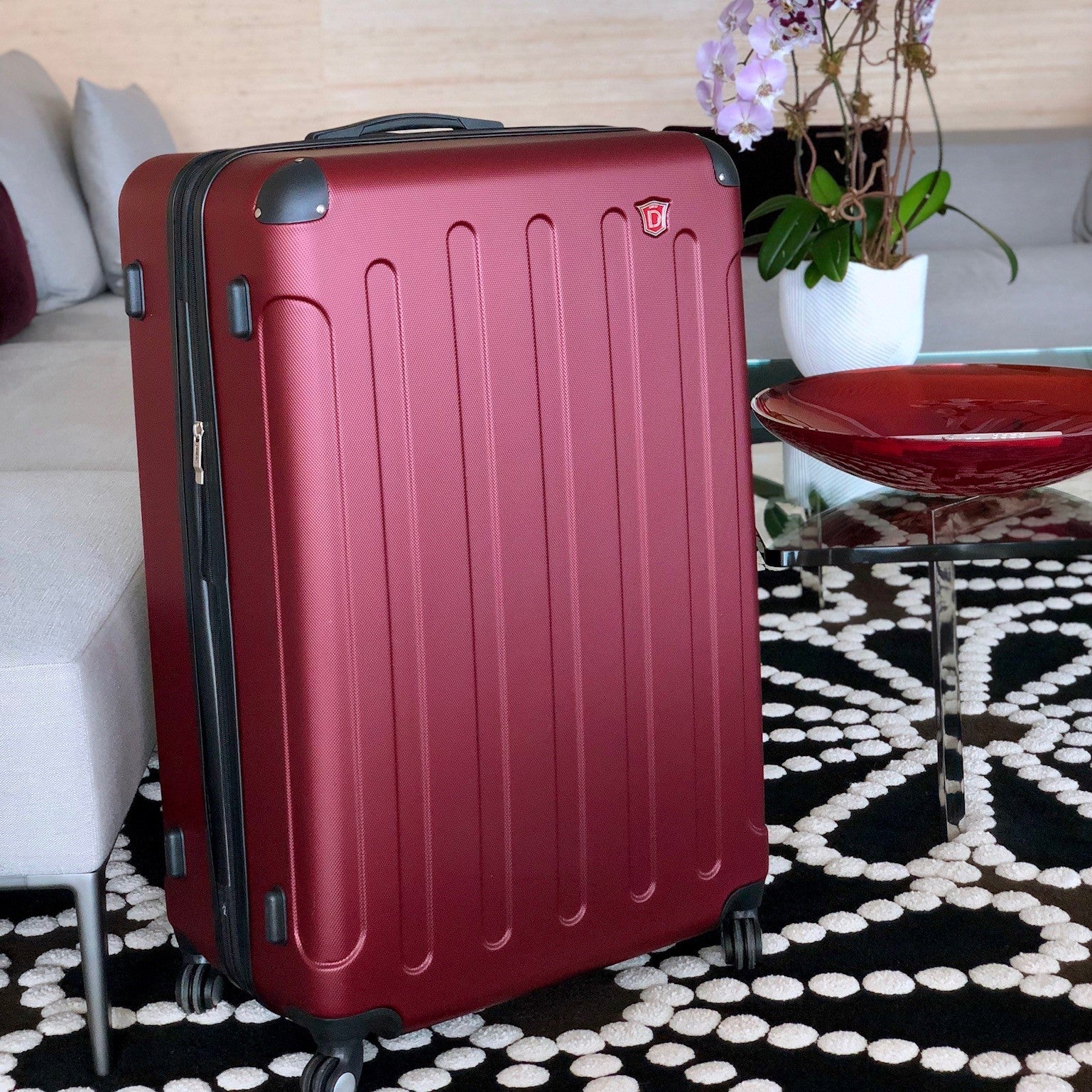 INTELY Hardside Spinner 28-inch suitcase with built-in digital weight scale
