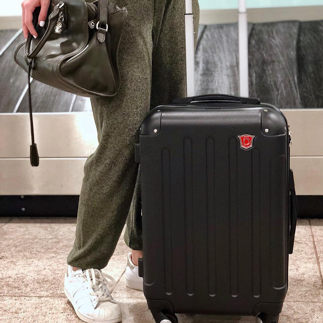 INTELY  Hardside Spinner  Carry-On  20-Inch Carry-On with USB port Luggage